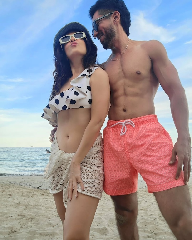 Shiny Doshi, Shiny Doshi Father, Shiny Doshi Mother, Shiny Doshi Ex Boyfriend, Shiny Doshi Husband, Shiney Doshi, Shiney Doshi News, Shinie Doshi Shows, Shiney Doshi Doshi Father, Shine Doshi Pati, Shine Dori Pati