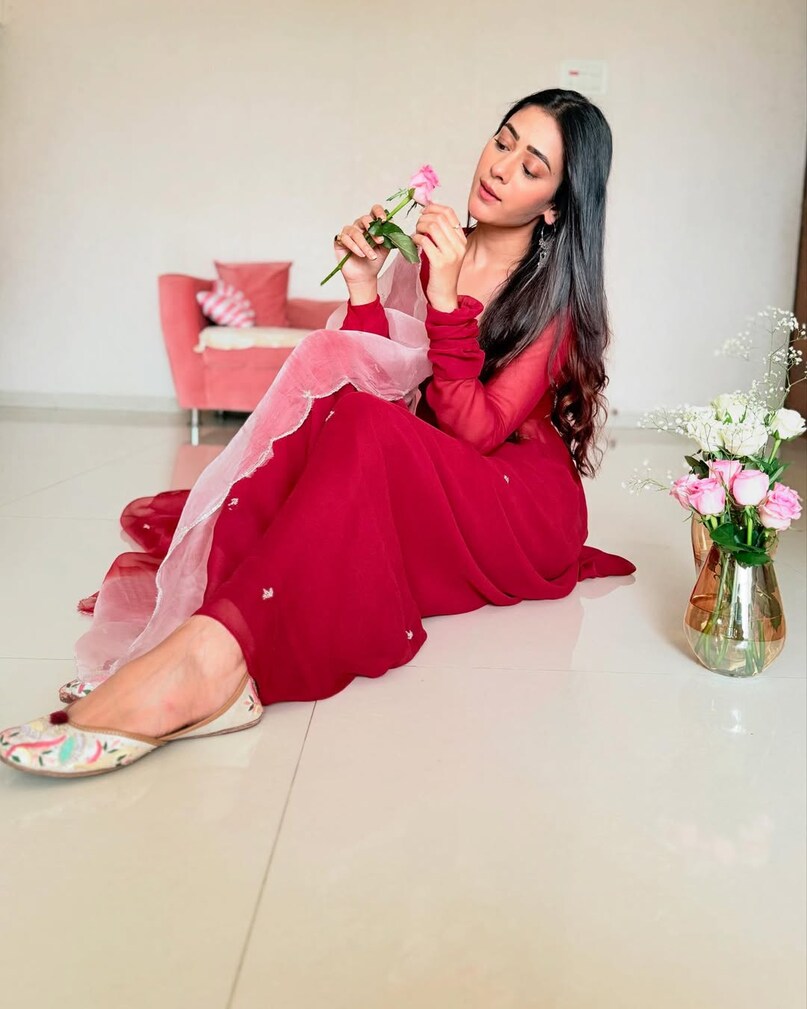 Hiba Nawab, Hiba Nawab Quit Jhanak Show, Hiba Nawab Not Comfortable Playing Mom Role, Reason of Hiba Nawab Quits Jhanak, Hiba Nawab TV actors, Hiba Nawab, Hiba Nawab Nawab, Hiba Nawab wants to play, TV news