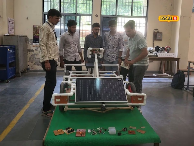 10वीं पास स्टूडेंट्स ने बनाई ऐसी कार, नौकरी देने के लिए कंपनियों की लाइन लग गई 10वीं पास स्टूडेंट्स ने बनाई ऐसी कार, नौकरी देने के लिए कंपनियों की लाइन लग गई