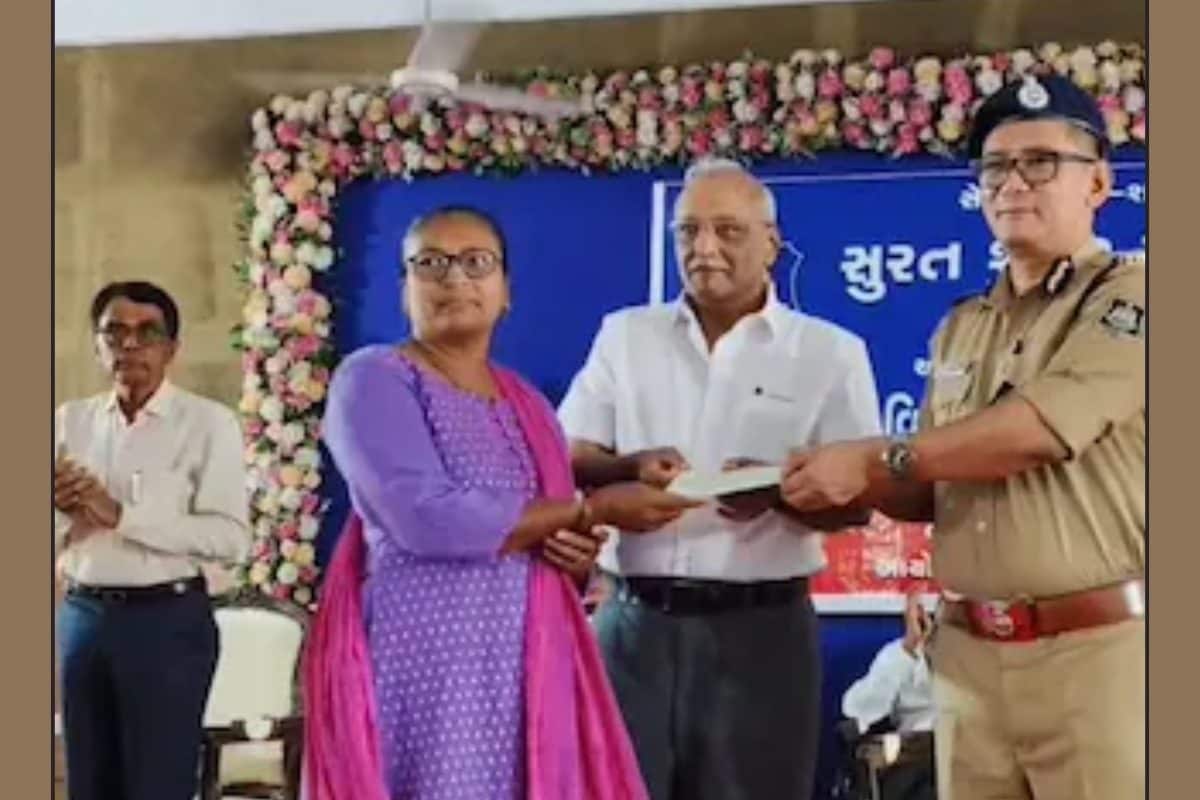 अनोखी पहल यहां पुलिस सजा नगीं दे रही Loan बांट रही है! गरीबों को बनाया लखपति