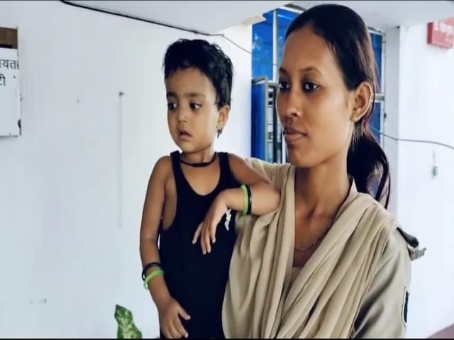 पिता बना हैवान! पैसों के लालच में नर्स के साथ मिलकर कर दिया ये गंदा कांड पिता बना हैवान! पैसों के लालच में नर्स के साथ मिलकर कर दिया ये गंदा कांड