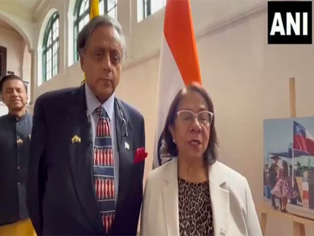 थरूर की कूटनीति लाई रंग, 48 घंटे में ही इस देश को पाक प्रेम से करना पड़ा तौबा