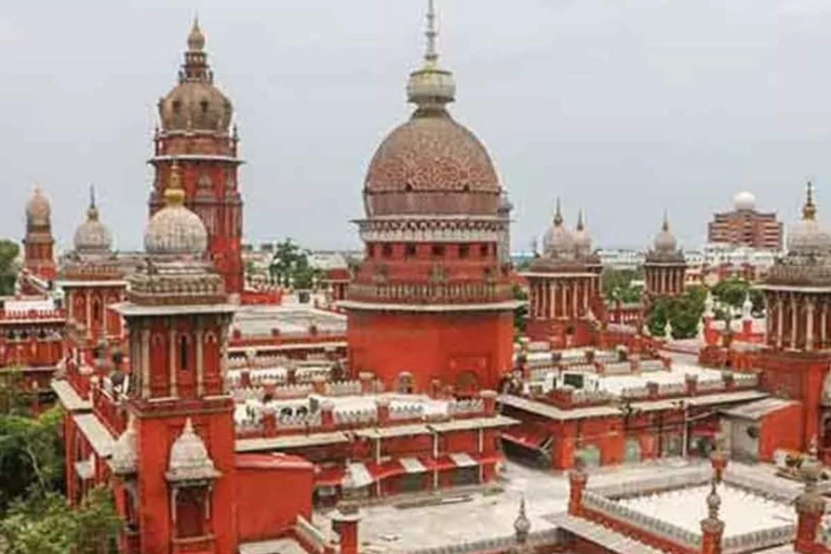 क्या महिला का हाथ खींचना क्राइम माना जाएगा हाईकोर्ट ने सुना दिया नया फैसला