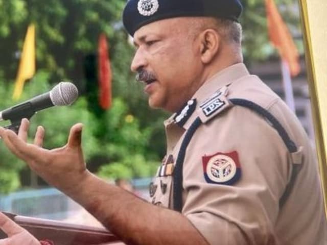 यूपी को मिलेगी पहली महिला DGP या बनाएगा ये अनचाहा रिकॉर्ड, जानें कौन हैं IPS राजीव जो इस रेप में सबसे आगे