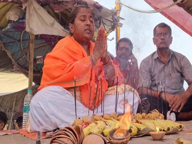 बांग्लादेशी मुस्लिम महिला लंदन से आई काशी, बताया क्यों अपनाया सनातन धर्म