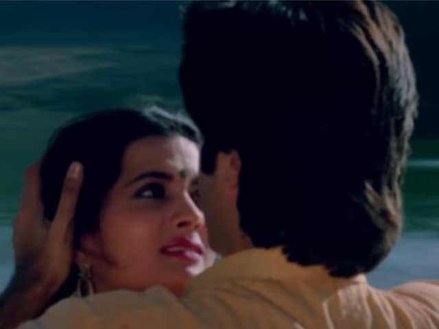 Debut with a blockbuster film, Sridevi-Madhuri also became 'Guru' as soon as it comes Debut with a blockbuster film, Sridevi-Madhuri also became 'Guru' as soon as it comes