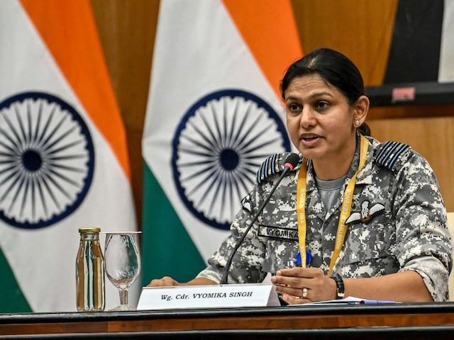 विंग कमांडर व्योमिका सिंह की जाति… आज Google पर यह क्यों सर्च कर रहे हैं लोग? विंग कमांडर व्योमिका सिंह की जाति… आज Google पर यह क्यों सर्च कर रहे हैं लोग?