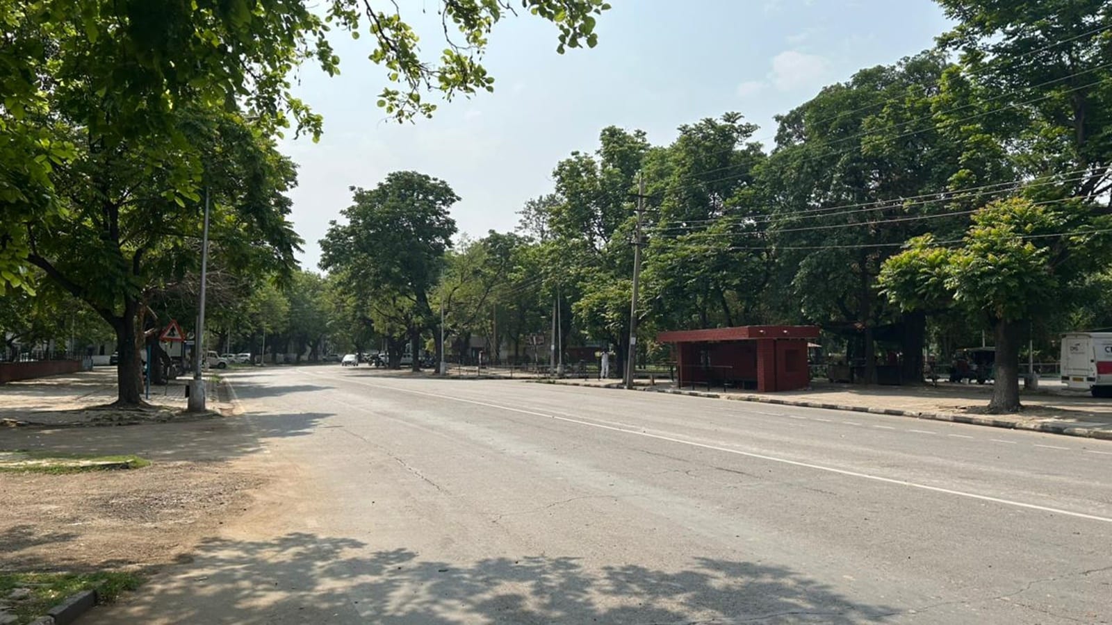 CHANDIGARH NEWS: 7 बजे चंडीगढ़ में बाजार बंद हो जाएंगे, धारा -163 भी स्थापित किया गया था, बस स्टैंड पर छात्रों की भीड़, घर लौटने के लिए लड़ना 2 WhatsApp Image 2025 05 09 at 10.56.14 AM 2025 05 ad56e1a5a55c1da0dbcb5c7f9ea54d51