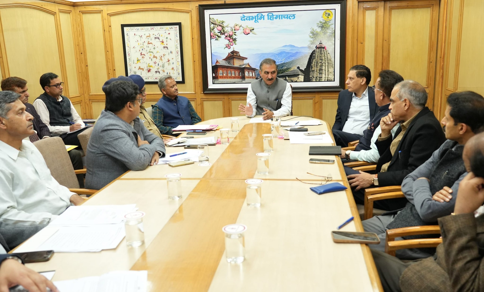 24 घंटे खुले रहेगा CM ऑफिस कुल्लू में सरकारी कर्मियों की छुट्टियां रद्द
