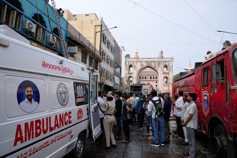 Hyderabad fire, Hyderabad fire Tragedy, Charminar fire, mother love, हैदराबाद अग्निकांड, चारमिनार आग, मां की ममता, हैदराबाद आग