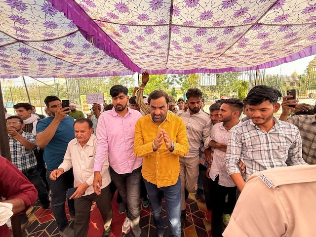 उस मां की ओर से बोल रहा, जो खेत बेचकर बेटे को पढ़ा रही...महारैली में बेनीवाल उस मां की ओर से बोल रहा, जो खेत बेचकर बेटे को पढ़ा रही...महारैली में बेनीवाल