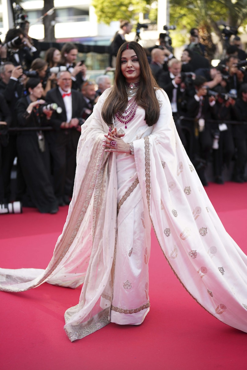Aishwarya Rai Bachchan Bold Clear and loud Homage To Operation Sindoor in regal white saree