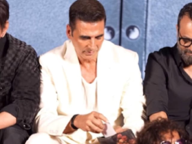 न बीवी ट्विंकल खन्ना, न ससुर राजेश खन्ना, न ही बच्चों की…आखिर पर्स में किसकी तस्वीर छुपाए फिरते हैं अक्षय कुमार, खुल ही गई पोल