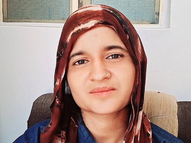 2 बच्चों की माँ 3 'बच्चों' के पिता से प्यार करती है, दोनों ने एक नई जोड़ी बनाई