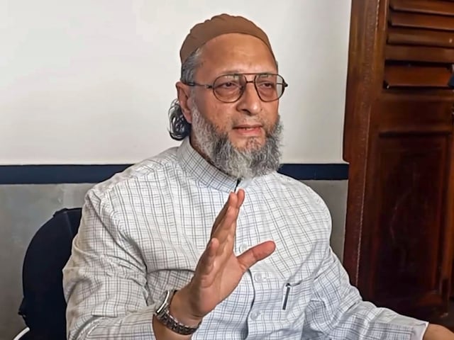 इस्लाम, कुरान, पाकिस्तान...ओवैसी ने शाहबाज-शरीफ को धो डाला इस्लाम, कुरान, पाकिस्तान...ओवैसी ने शाहबाज-शरीफ को धो डाला