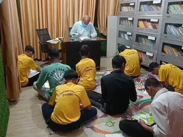 सलाखों के पीछे रहकर दी परीक्षा, 8 कैदियों ने बनाया रिकॉर्ड, पास किया एग्जाम