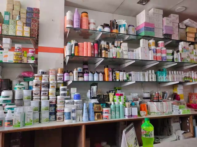 ऑनलाइन शॉपिंग से भारत में खतरनाक सामान की सप्लाई ऑनलाइन शॉपिंग से भारत में खतरनाक सामान की सप्लाई