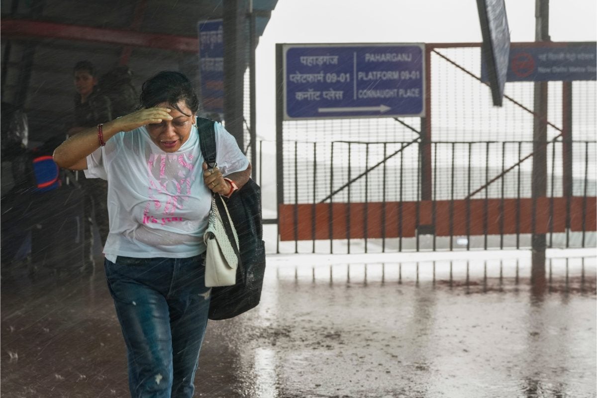 दिल्‍ली एनसीआर में तूफान के साथ तेज बारिश केरल से महाराष्‍ट्र तक हालत खराब