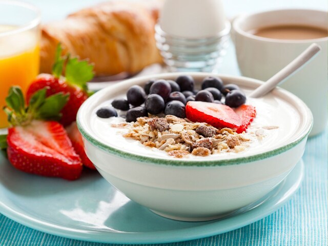 डायबिटीज के मरीज ब्रेकफास्ट में खाएं ये 5 चीजें, दिनभर ठीक रहेगा ब्लड शुगर