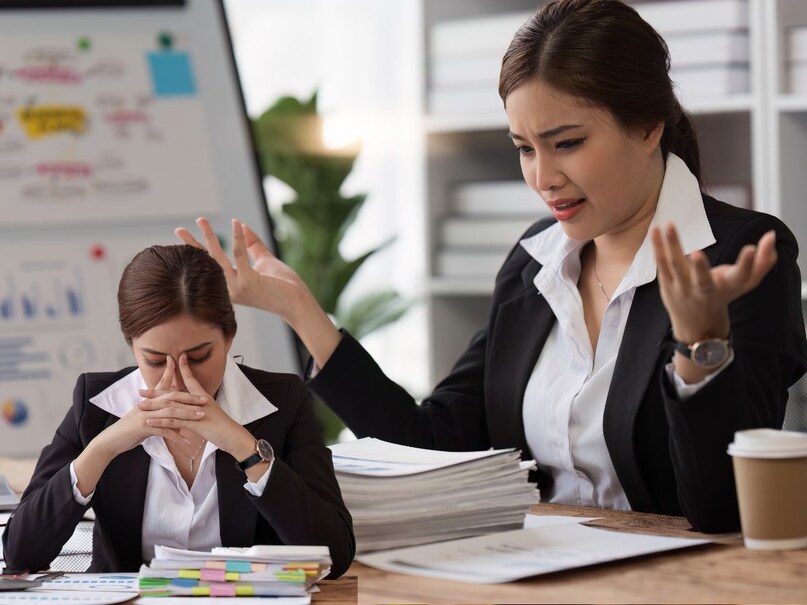 10 daily habits to stay focused and disciplined in Busy Lives 10 daily habits to stay focused and disciplined in Busy Lives