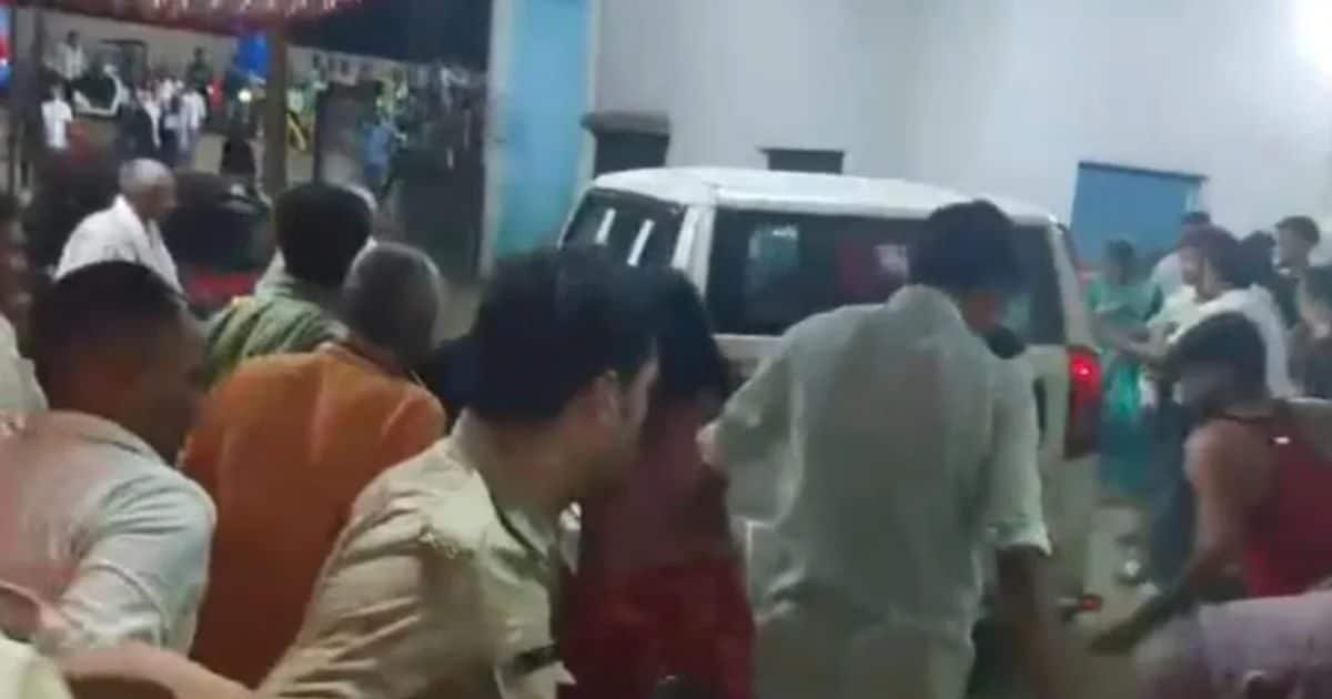 हाथ में जयमाला लेकर खड़ा था दूल्हा, प्यार से दुल्हन की ओर बढ़ाया हाथ, फिर हुआ कुछ ऐसा, चलने लगे जूते-चप्पल