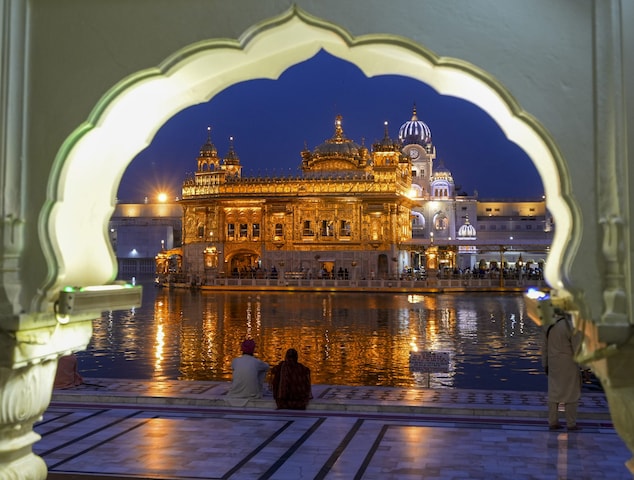  स्वर्ण मंदिर को बचाने के लिए तोड़ दी गई सदियों पुरानी परंपरा