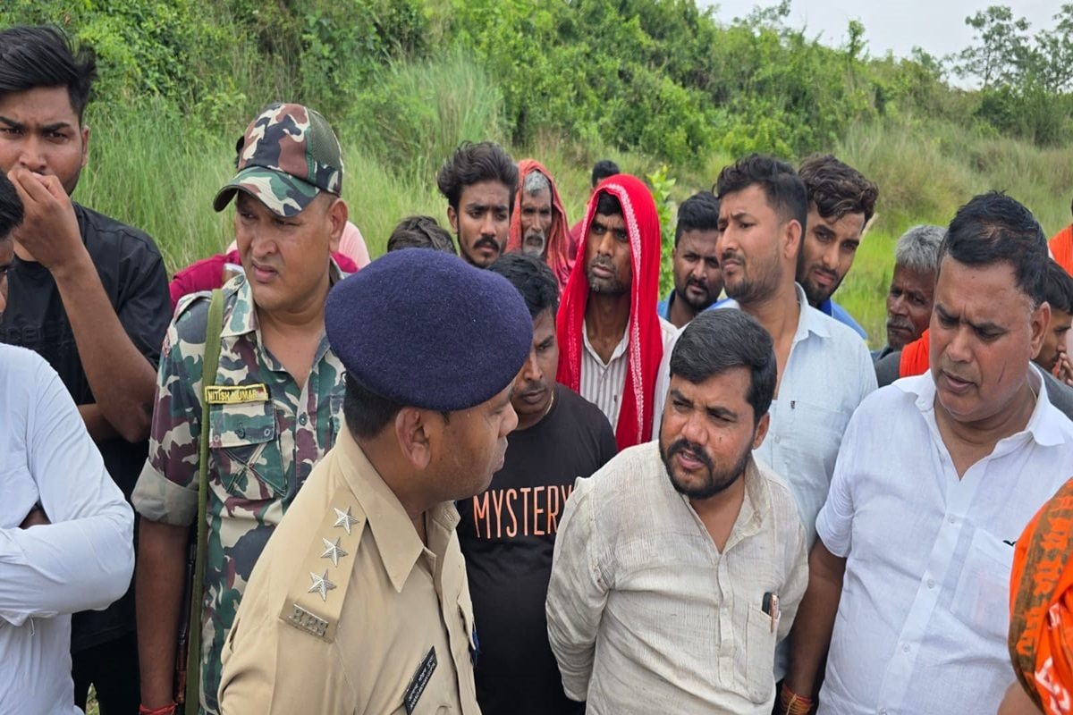 वीभत्स कांड: गैंगरेप के बाद ईंट से चेहरा कूचा तेजाब डालकर जलाया और मार डाला