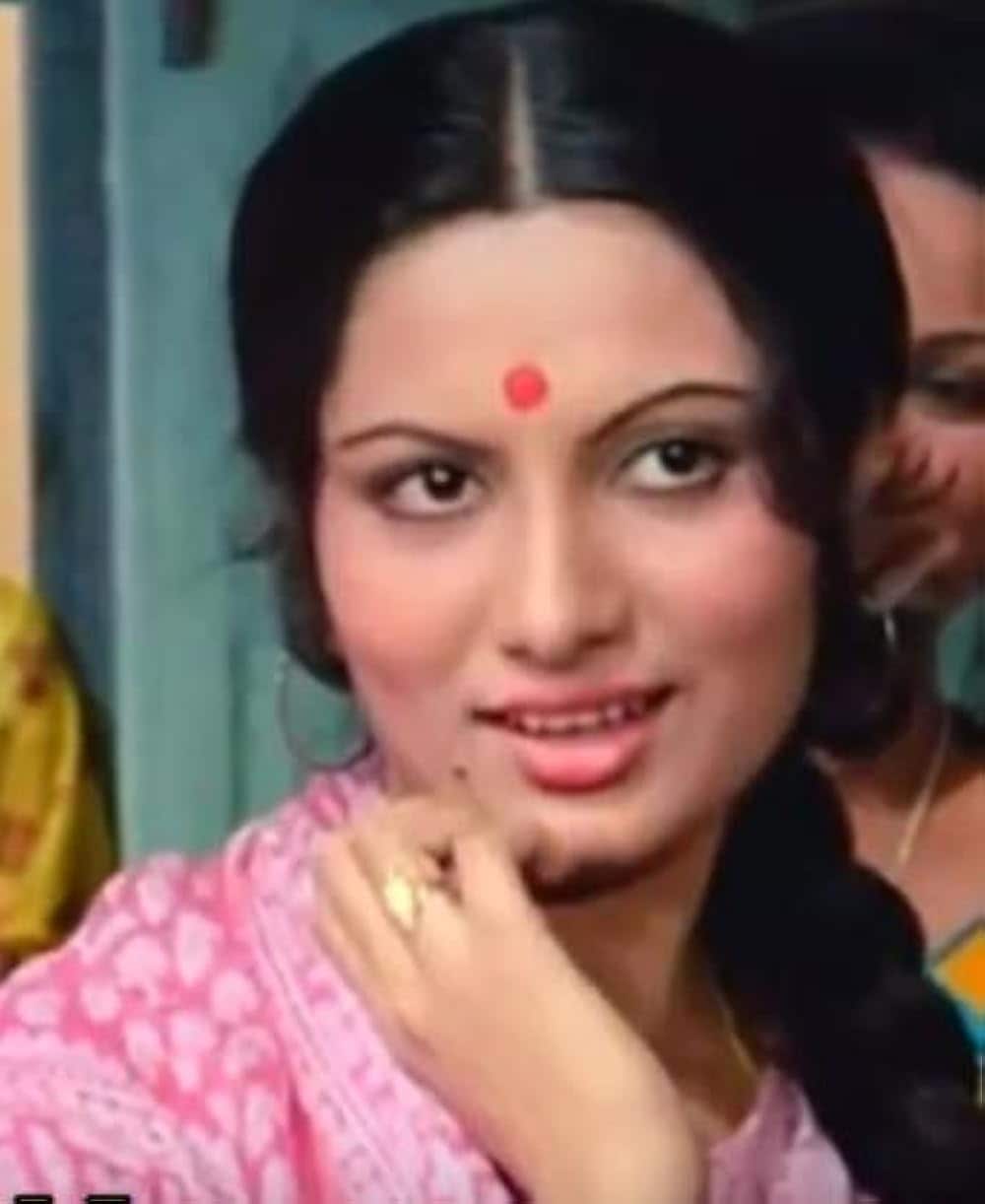 Hina Kausar, Hina Kausar then and Now, Hina Kausar Career, Hina Kausar Movies, Hina Kausar Life, Hina Kausar Marriage with Iqbal Mirchi, Hina Kausar Encouneer with UNDERWORLD, Hina Kausar Films, Hina Kausar Age, Where is Hina Kausar, Amitabh Bachchan, Underworld, Bollywood, Shilpa Anand, Dill Mill Mill Gayye, Hina Kausar, Kasar's daughter Hina Kausar, why did Hina Kausar leave the industry