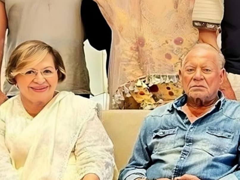 In the most difficult period of life, screen writer Salim Khan became his support. When no one was willing to work with Helen, at such a time Salim Khan not only helped the actress but also gave him emotional support. In the most difficult period of life, screen writer Salim Khan became his support. When no one was willing to work with Helen, at such a time Salim Khan not only helped the actress but also gave him emotional support.