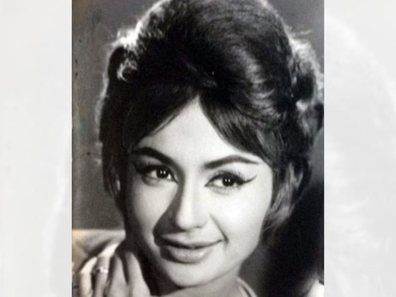 Salim Khan's second Begum Helen had to bear a lot after her marriage. After marrying Salim Khan, a married and 4 children's father, Helen's slander also faced the hatred of the people. The people of the film industry also opted out of them, accusing them of breaking the house. Salim Khan's first wife Salma and his four children hated Helen. Salim Khan's second Begum Helen had to bear a lot after her marriage. After marrying Salim Khan, a married and 4 children's father, Helen's slander also faced the hatred of the people. The people of the film industry also opted out of them, accusing them of breaking the house. Salim Khan's first wife Salma and his four children hated Helen.