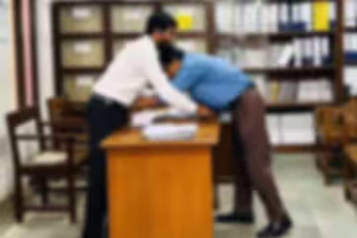 महिला कर्मचारी से कहा आई लव यू सरकारी ऑफिस में बवाल अधिकारी की नाक टूटी