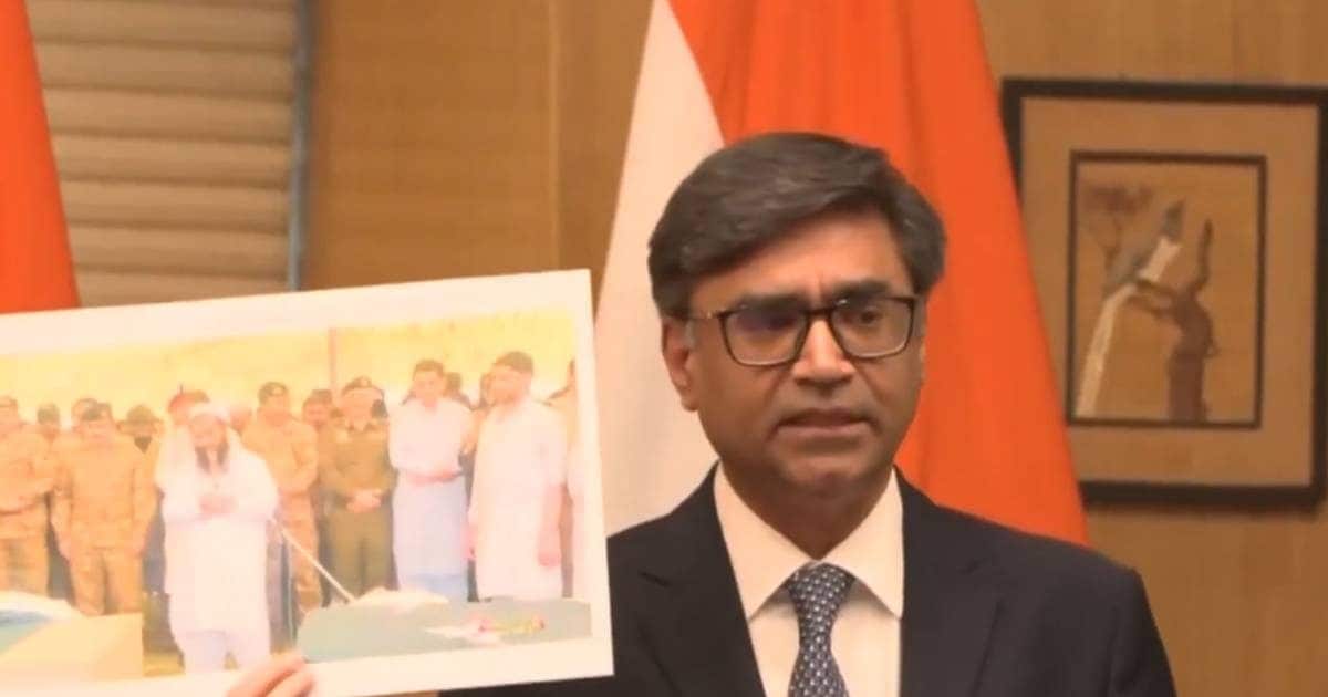 प्रेस ब्रीफिंग में विदेश सचिव ने क्या-क्या सबूत दिखाए? कैसे आसिम मुनीर के नैरेटिव को किया ध्‍वस्त, जानें सबकुछ