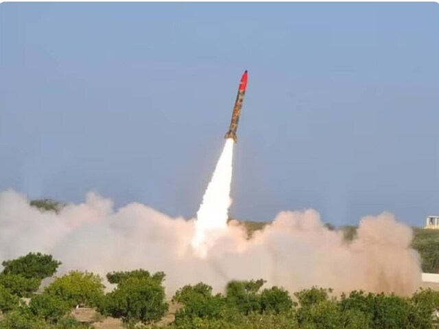 पाकिस्तान ने जैसलमेर पर 20 मिसाइलों को निकाल दिया, भारतीय सेना विफल रही पाकिस्तान ने जैसलमेर पर 20 मिसाइलों को निकाल दिया, भारतीय सेना विफल रही
