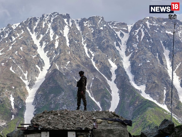 उस मुल्क की सरहद को कोई छू नहीं सकता.. उस मुल्क की सरहद को कोई छू नहीं सकता..