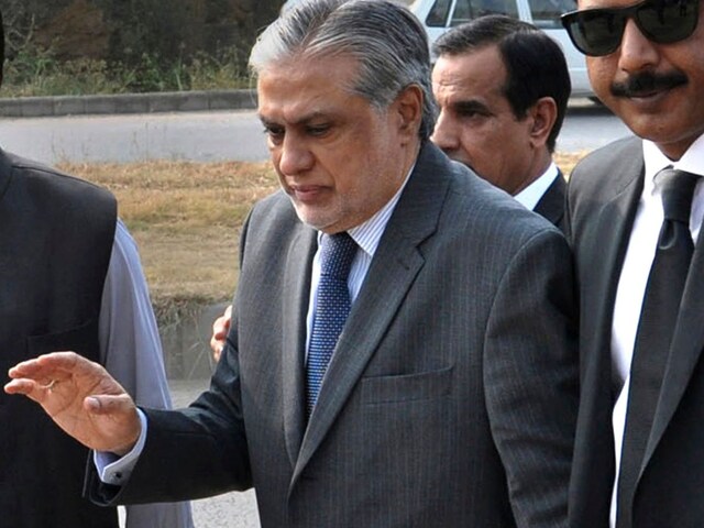 चीन पहुंचे पाक डिप्टी PM, मिला भिखारियों वाला स्वागत, आप भी देख लीजिए ये VIDEO चीन पहुंचे पाक डिप्टी PM, मिला भिखारियों वाला स्वागत, आप भी देख लीजिए ये VIDEO