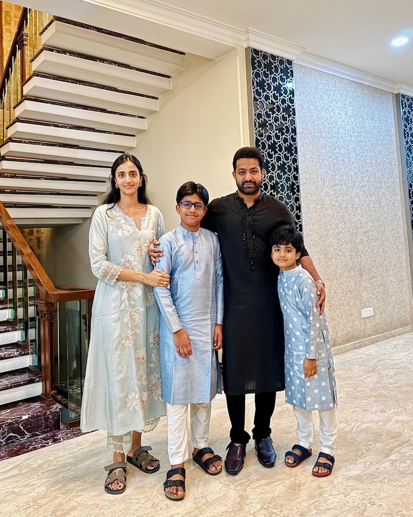 After marrying Shalini, the relationship with Nandamuri Hari Krishna family broke down and he started living separately. According to the claims of media reports, Shalini was already pregnant of marriage and that is why the couple had to decide to tie the knot.
