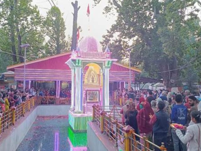 ऑपरेशन सिंदूर के बाद कश्मीर में बड़े रूप में धार्मिक मेला खीर भवानी का आयोजन ऑपरेशन सिंदूर के बाद कश्मीर में बड़े रूप में धार्मिक मेला खीर भवानी का आयोजन
