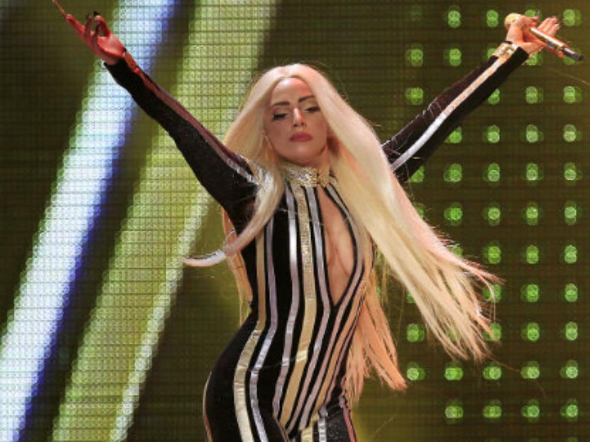 Lady Gaga Rio Concert : लेडी गागा के रियो कॉन्सर्ट में बम हमले की साजिश नाकाम, ब्राजील पुलिस ने दो को किया गिरफ्तार 3 Lady Gaga Concert: लेडी गागा के रियो डी जनेरियो कॉन्सर्ट पर बम हमले की योजना नाकाम - News18 हिंदी