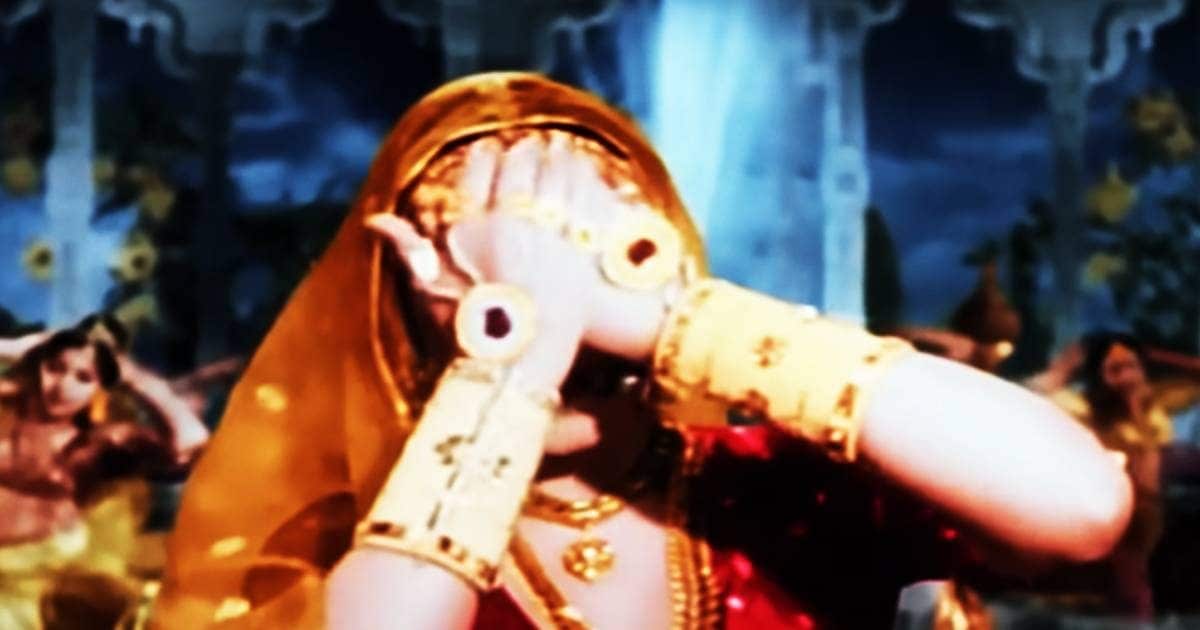 ‘आपका बेटा लात मारता है’,पिता ने की चार शादियां, सुपरस्टार सौतेली मां और बाप के बीच सोते थे अमित कुमार