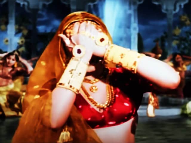 ‘आपका बेटा लात मारता है’,पिता ने की चार शादियां, सुपरस्टार सौतेली मां और बाप के बीच सोते थे अमित कुमार