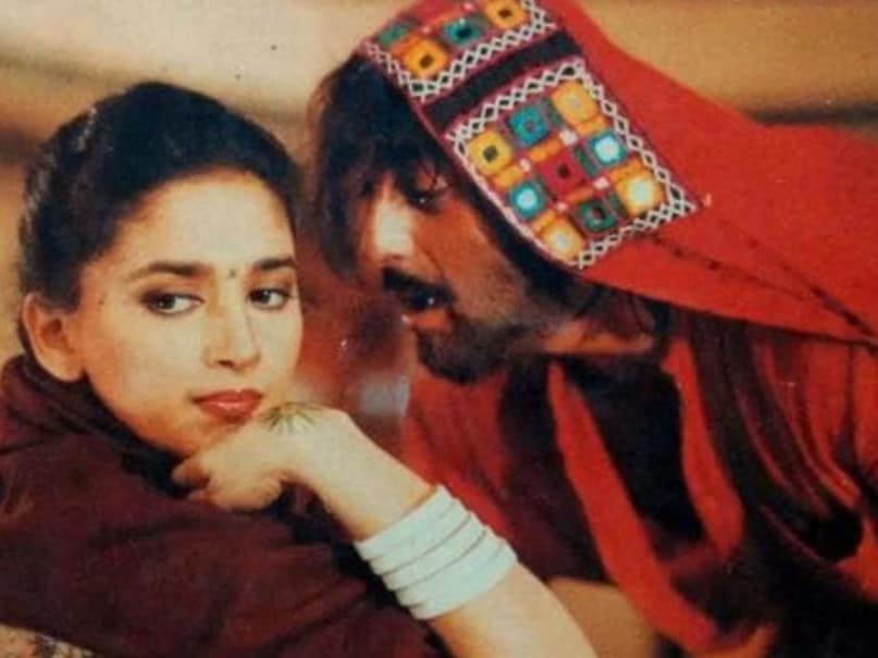 madhuri dixit hit Song, Khal Nayak Movie, madhuri dixit sanjay dutt double meaning song, choli ke peeche kya hai song, choli ke peeche kya hai controversy, choli ke peeche kya hai banned by doordarshan, madhuri dixit accused of breaking house of sanjay dutt, माधुरी दीक्षित, माधुरी दीक्षित का विवादित गाना, माधुरी दीक्षित पर क्यों लगा घर तोड़ने का आरोप, माधुरी दीक्षित और संजय दत्त