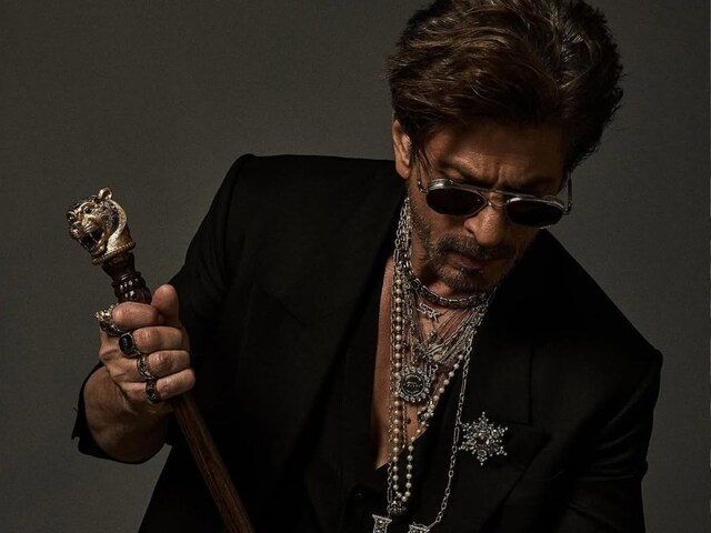 Shahrukh Khan reached Met Gala hanging K hangs K hangs in his hand