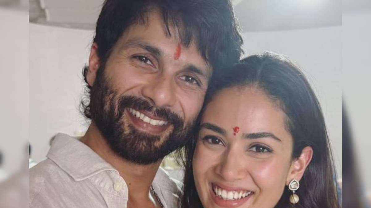 VIDEO: वेलनेस थेरेपी सेंटर की मालकिन बनीं मीरा, पति शाहिद के साथ की पूजा में शामिल हुए सास ससुर