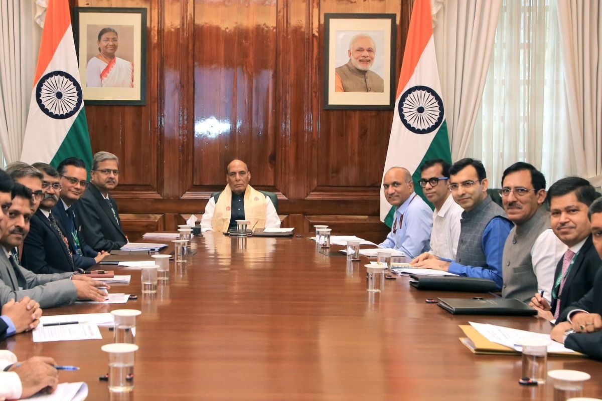 ऑपरेशन सिंदूर ने दिखाई आत्मनिर्भर भारत की ताकत रक्षामंत्री ने DPSU की तारीफ