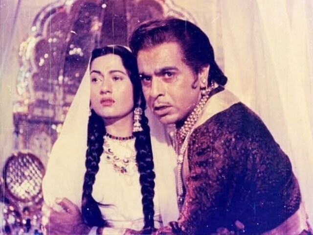 ‘उसके साथ फिजिकल रिश्ता बनाओ…’ सेट पर डायरेक्टर ने मधुबाला को दी ऐसी सलाह, भनक लगते ही बौखला गए थे दिलीप कुमार