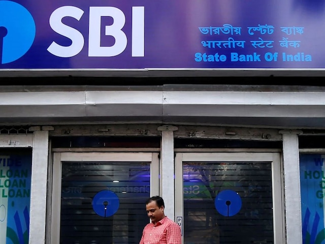 SBI FD Interest Rates: एसबीआई ने फिर घटाईं एफडी की ब्याज दरें, 16 मई से किस टेन्योर पर कितना मिलेगा ब्याज SBI FD Interest Rates: एसबीआई ने फिर घटाईं एफडी की ब्याज दरें, 16 मई से किस टेन्योर पर कितना मिलेगा ब्याज