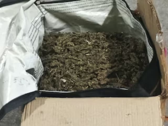 एयरपोर्ट पर अनजाना पार्सल, ओडिशा से आया, UP जाना था , नागपुर में पकड़ाया
