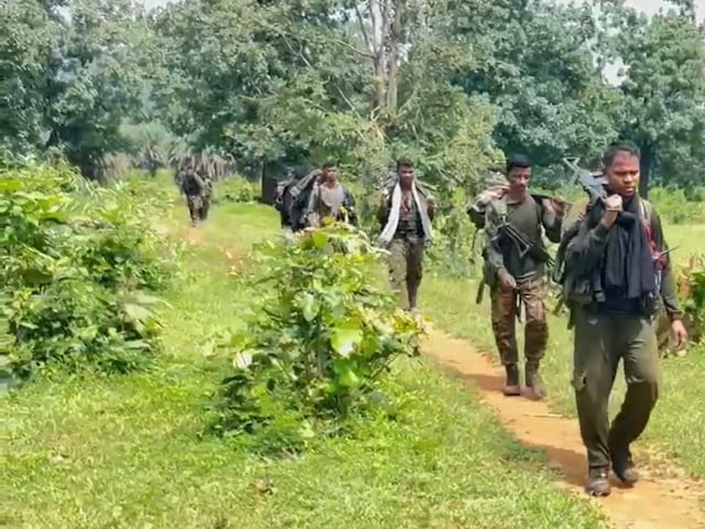 बस्तर हुआ नक्सलमुक्त: कैसे फोर्स के एक्शन से टूटी लाल आतंक की कमर, जानें बस्तर हुआ नक्सलमुक्त: कैसे फोर्स के एक्शन से टूटी लाल आतंक की कमर, जानें