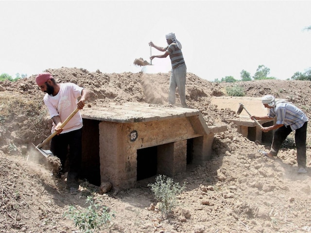 केवल 15 दिन में रेडी करो नए बंकर, जम्मू प्रशासन का ठेकेदारों को फरमान, काम तेज