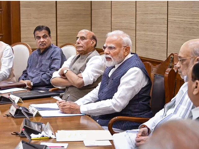 ऑपरेशन सिंदूर: डिप्लोमैसी, ताकत और टाइमिंग का ट्रिपल प्रहार, पाक बुरा फंस गया ऑपरेशन सिंदूर: डिप्लोमैसी, ताकत और टाइमिंग का ट्रिपल प्रहार, पाक बुरा फंस गया